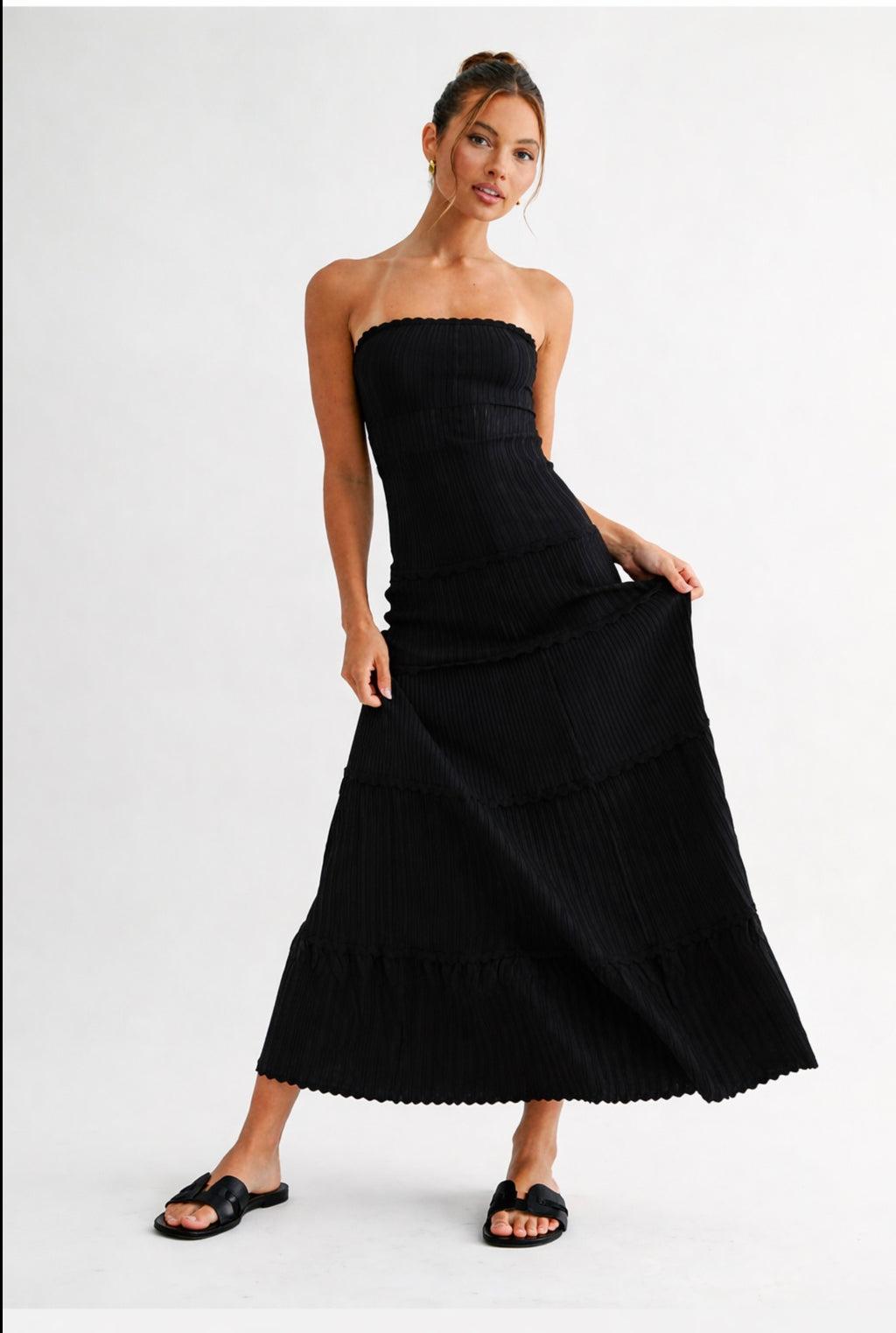 Scallop Trim Strapless Pleated Dress
