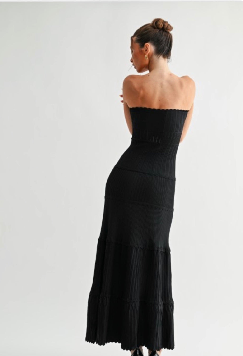 Scallop Trim Strapless Pleated Dress